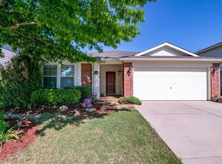 9204 Centennial Dr, Fort Worth, TX 76244