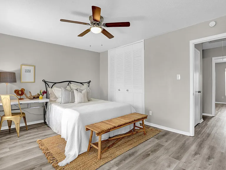 Rhodes Townhomes — Photo 28