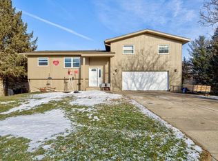 318 Bergen Cir, Kenyon, MN 55946