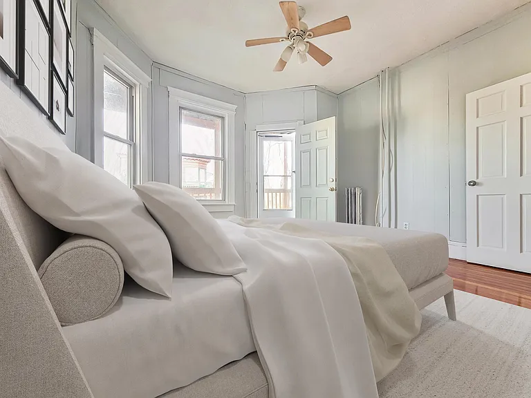 110 Howland St #2 — Photo 4