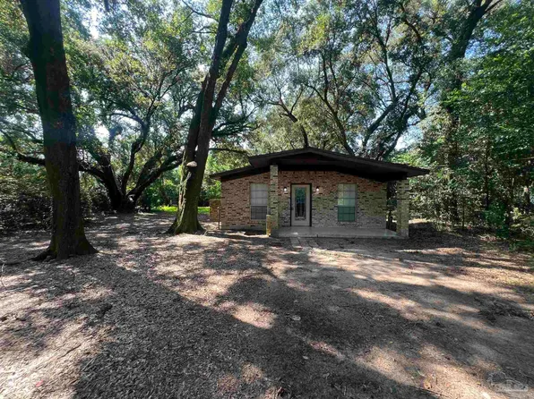 5859 Mapleton St, Milton, FL 32583