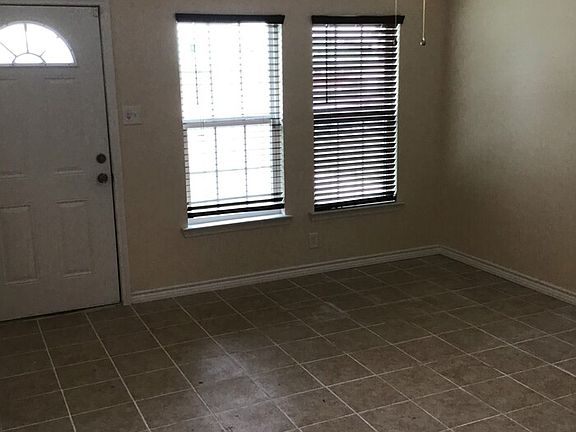 3rd image of 5543 Middlefield Dr