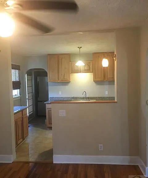 521 Brown Ave — Photo 3