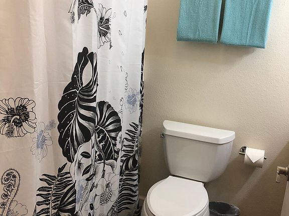 4th image of 468 Kaumakani St