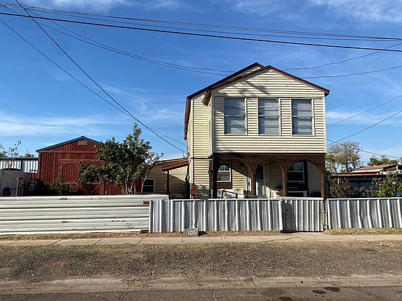 2nd image of 105 E Dakota Ave