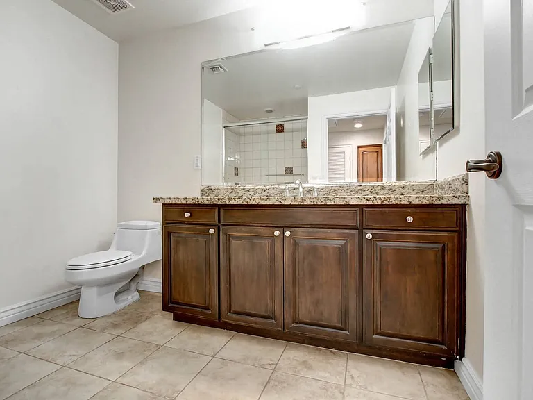 4410 Sepulveda Apartments — Photo 81