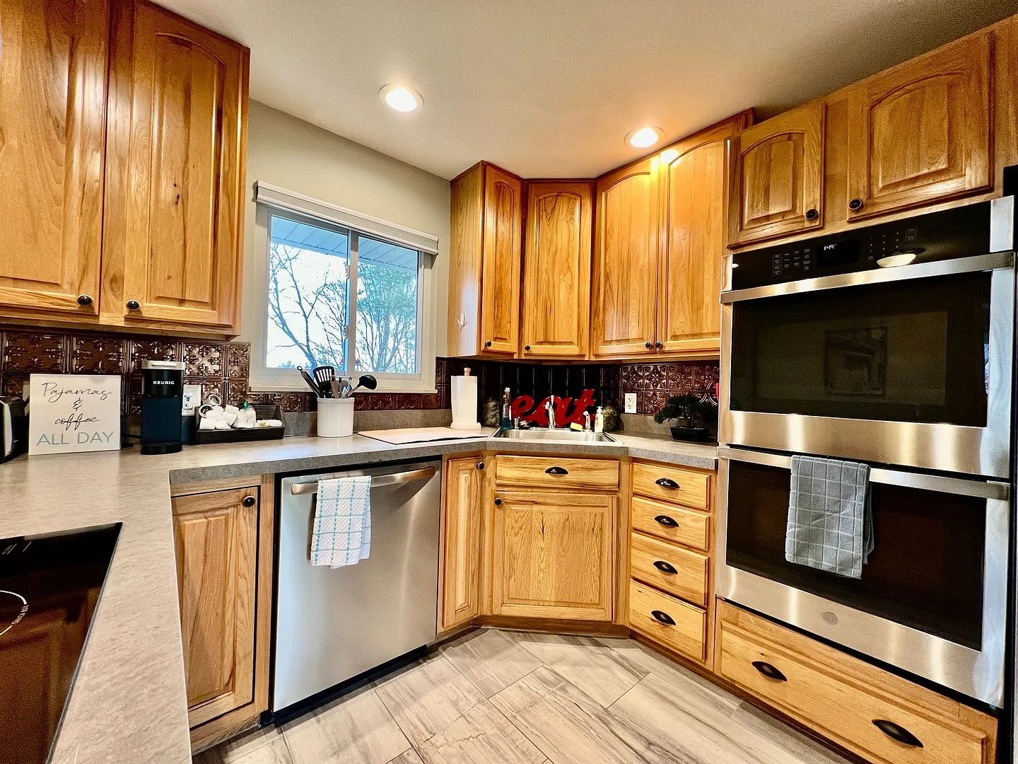 Modern & Bright Raised Ranch Near Downtown — Photo 3