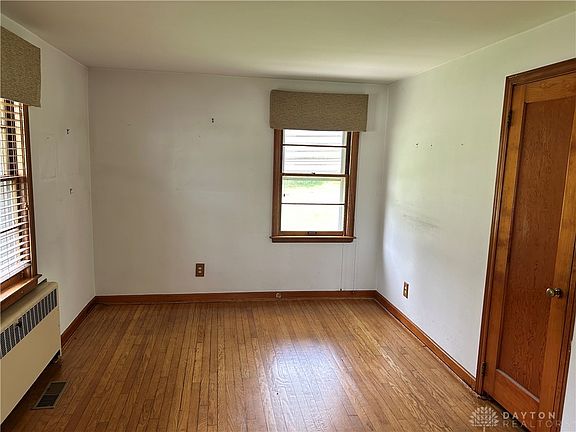 5th image of 375 N Miami St