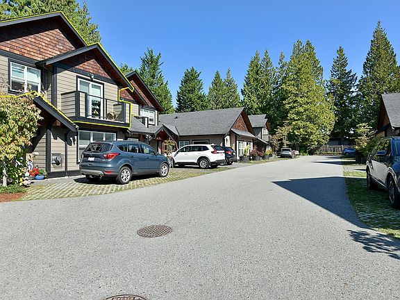 2nd image of 518 Shaw Rd #208