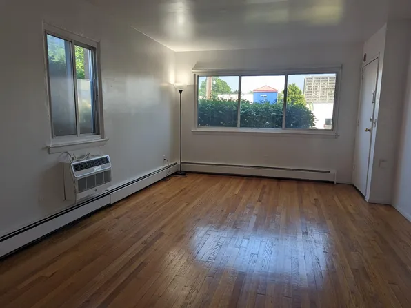 1599-1 Bergen Blvd, Leonia, NJ 07605