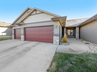 1921 S Sonoma Pl, Sioux Falls, SD 57106