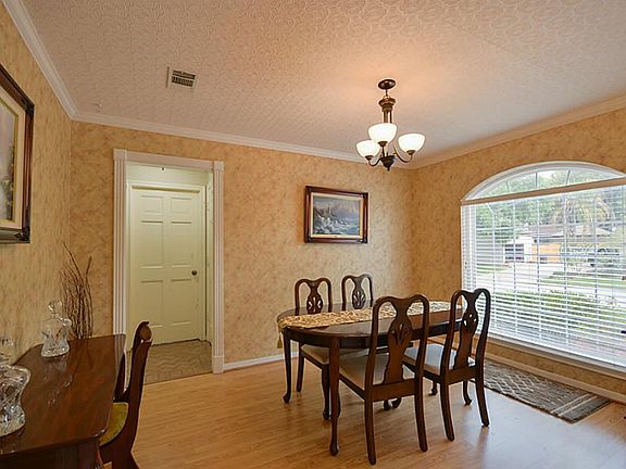 5th image of 4914 Middle Falls Dr