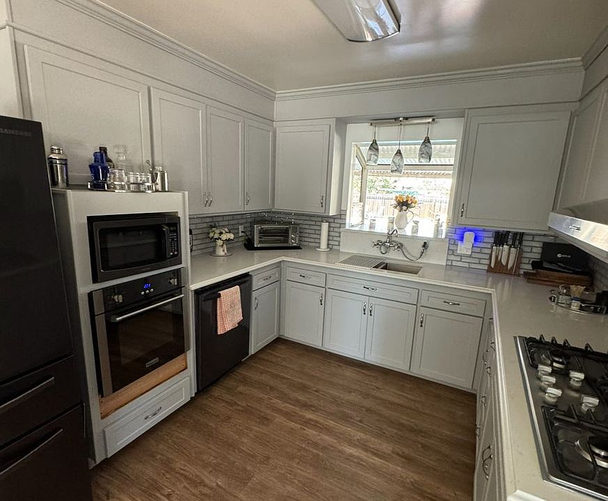 2nd image of 318 W Palm Ave