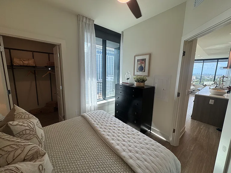 235 SW 8th St #B — Photo 7