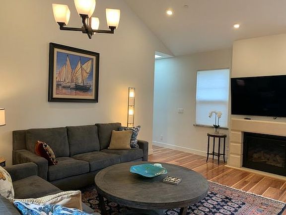 2nd image of 220 Myrtle St