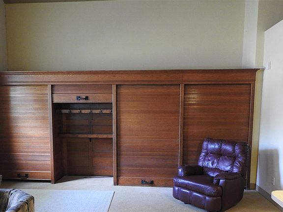 5th image of 519 Owen St Unit 4