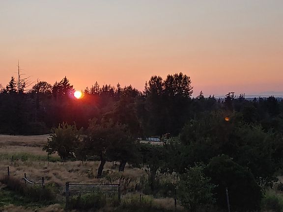 4th image of 2442 Mount Baker Hwy