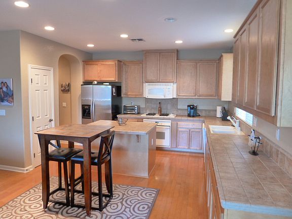 5th image of 216 La Loma Ct