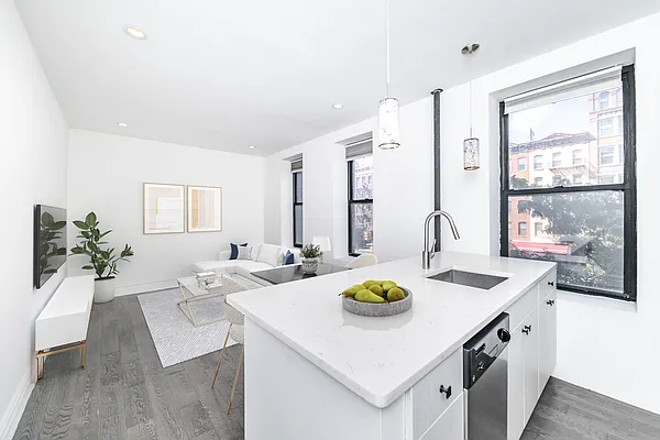 Rented by Platinum Properties | media 9