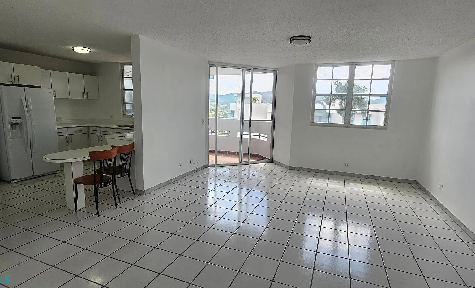 Montecillo Court, Encantada (Condominio) — Photo 4