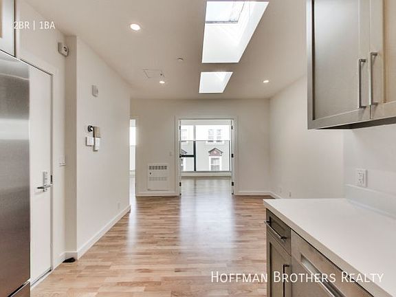 3rd image of 7 Hallam St Unit 6