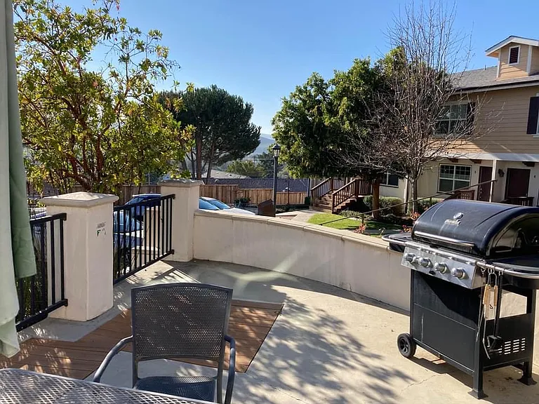 Ella St — Photo 9