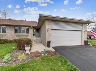 1006 High Point Dr, Rockton, IL 61072