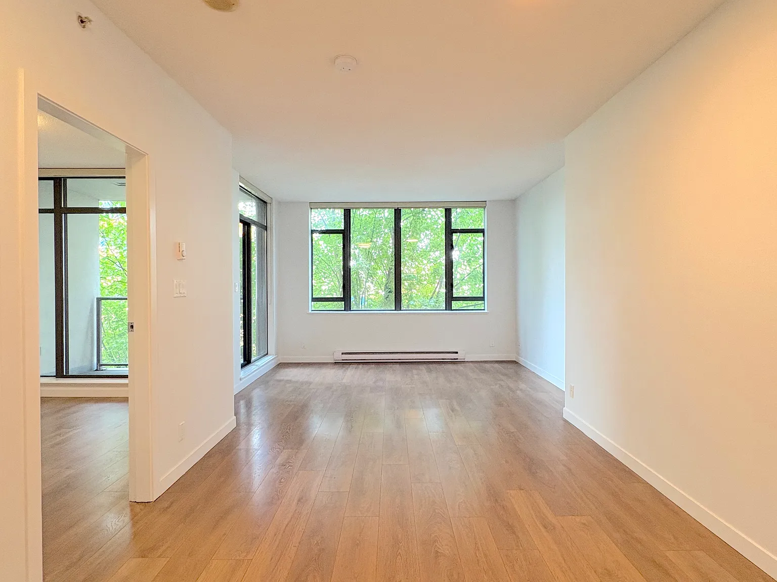 2 bed, 850 sqft, $2,799 — Photo 3