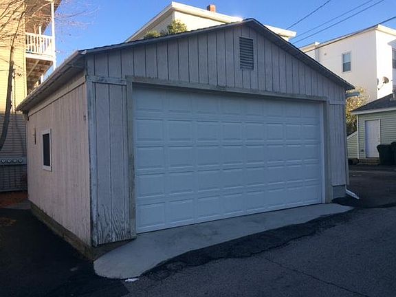 Clean ad secure garage, Unit 1f parking only.