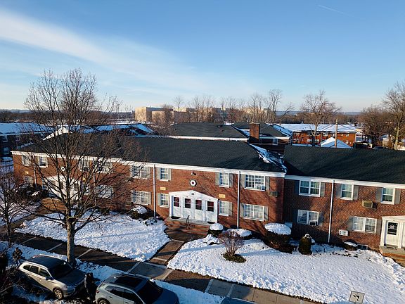 3rd image of 33B W Roselle Ave #33B