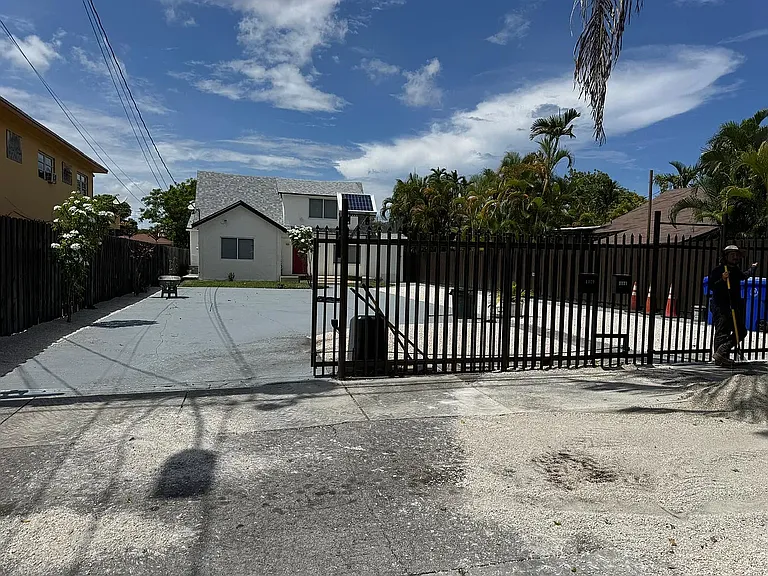 1129 SW 10th St #1 — Photo 1
