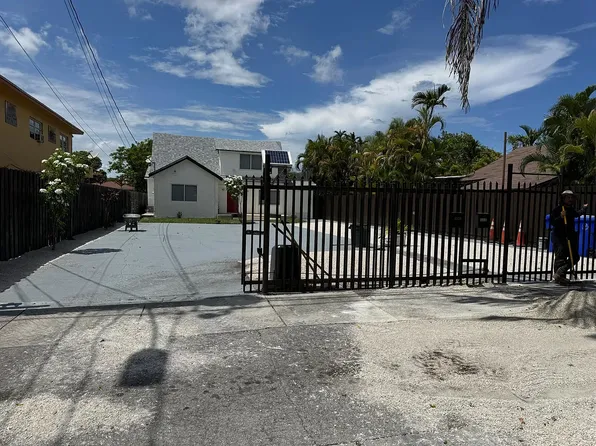 1129 SW 10th St #1, Miami, FL 33130