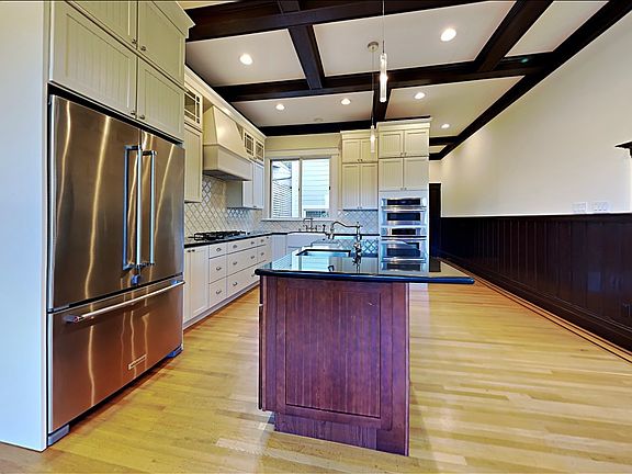 2nd image of 1050 Lake St #1050