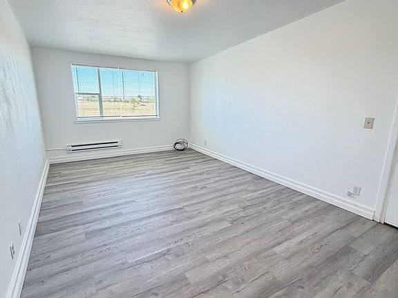 3rd image of 6379 Arnold Dr NE
