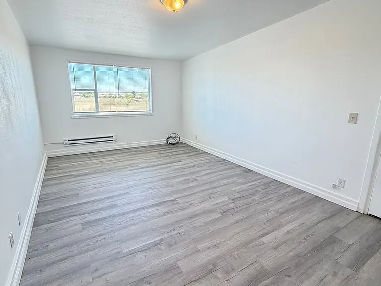 6379 Arnold Dr NE — Photo 3