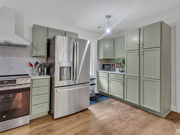 4th image of 3431 N Kingsley Dr