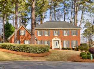 818 Brentway Ct, Lilburn, GA 30047