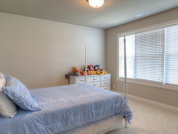 2nd image of 1113 Sweetspire Dr