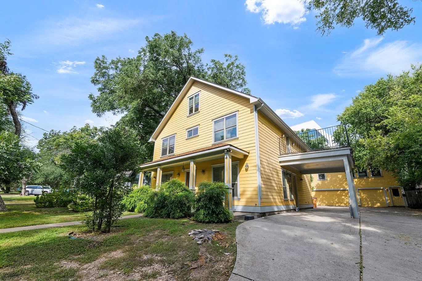 7 bed, 2640 sqft, $7,500 — Photo 1