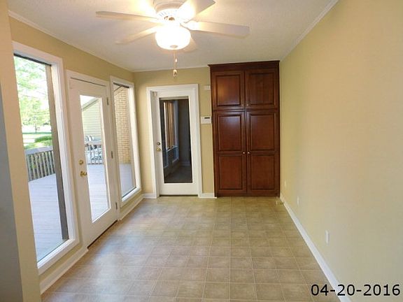2nd image of 109 Deer Run Ln