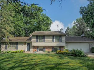 5784 Castleton Ln, Kalamazoo, MI 49009