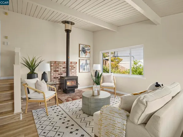 2835 Stephen Dr, Richmond, CA 94803