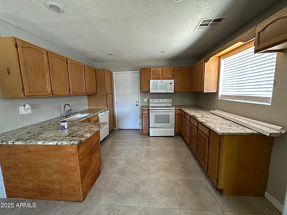 5th image of 2028 E BURGESS Lane