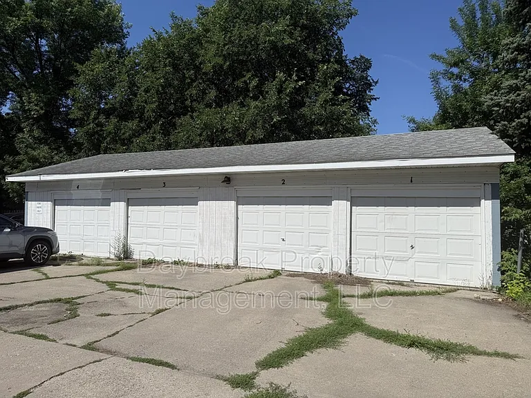1228 10th St N #4 — Photo 23
