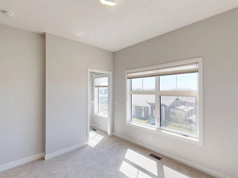 611 Mahogany Blvd SE — Photo 35
