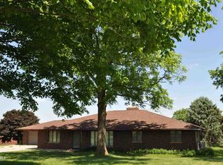 1080 E Cedarville Rd, Freeport, IL 61032