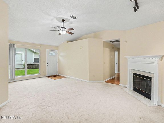 3rd image of 4596 CABBAGE POND Drive