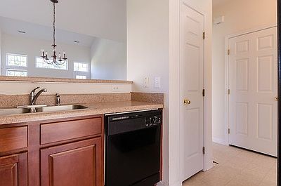 5th image of 1820 Lookout Ln