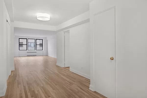 1st image of 157 E 18th St APT 3H