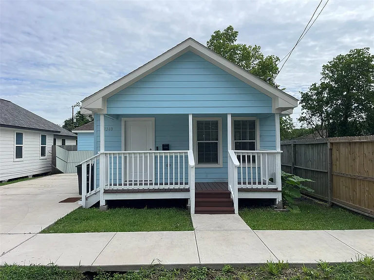3340 Simmons St — Photo 1